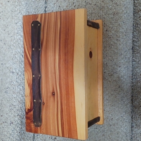 Vintage Handcrafted Small Jewelry Box/Chest - Picture 2 of 12